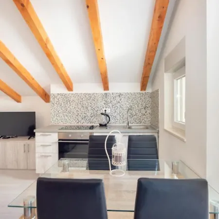 Katavic Apartment *
