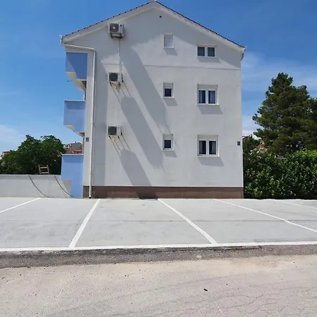 Katavic Apartment *